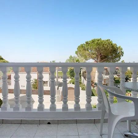 Διαμέρισμα Paradise Zante Standard 4 *
