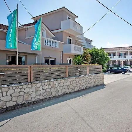 Paradise Zante Standard 4 * Laganász